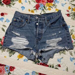 Levi's Women's Premium 501 Original Shorts size 25